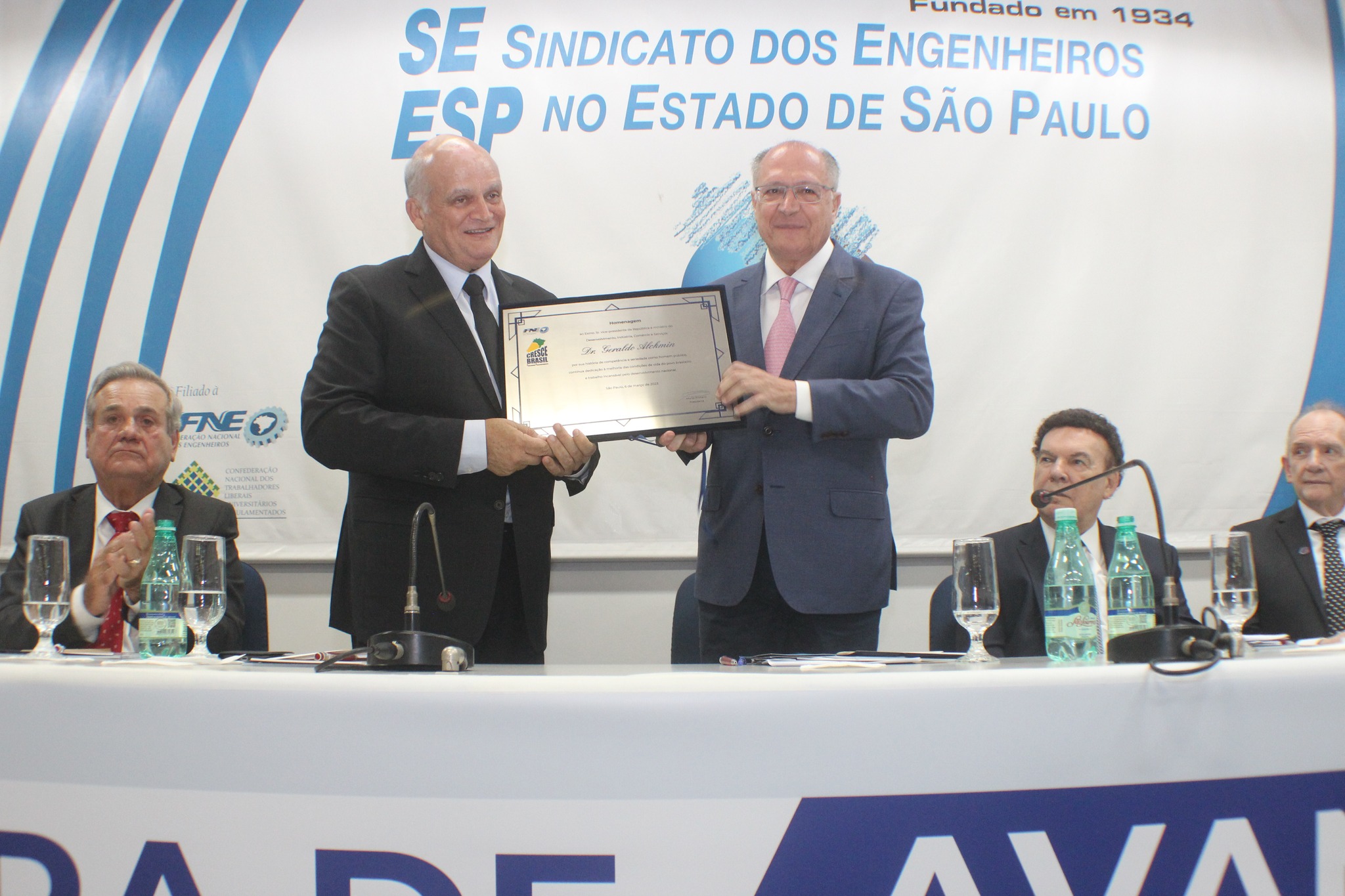 Vice-presidente Geraldo Alckmin é homenageado durante evento da FNE